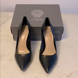 Black Vince Camuto pumps size 7